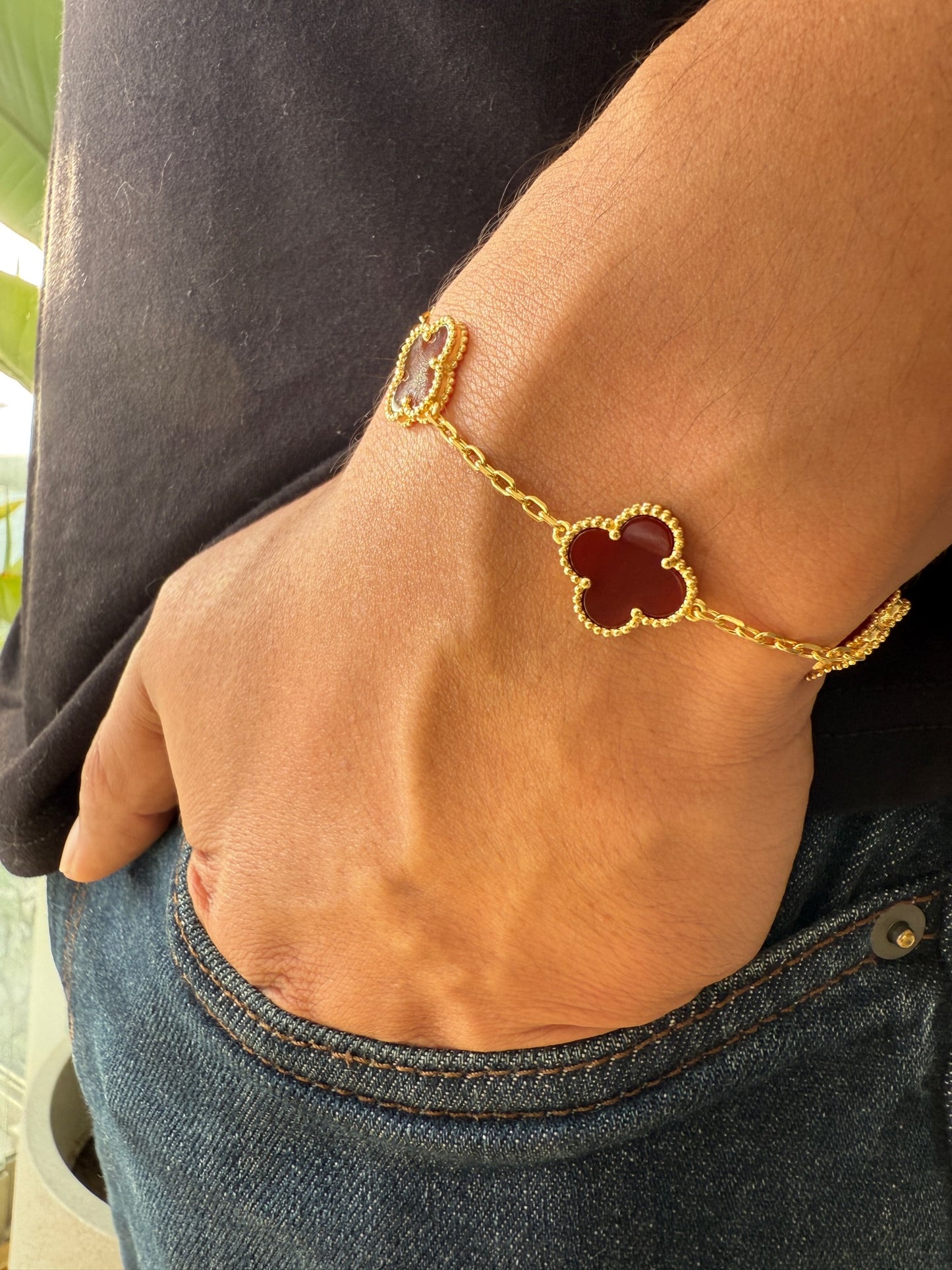 Pulsera Trébol Piedra Roja Turmalina en Plata 925 enchape Oro amarillo 18k