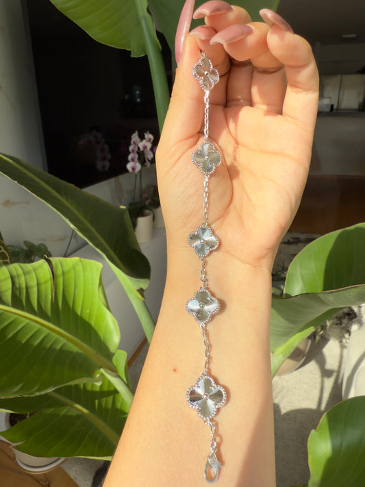 Pulsera Trébol Plateada en Plata 925 enchape Oro blanco 18k